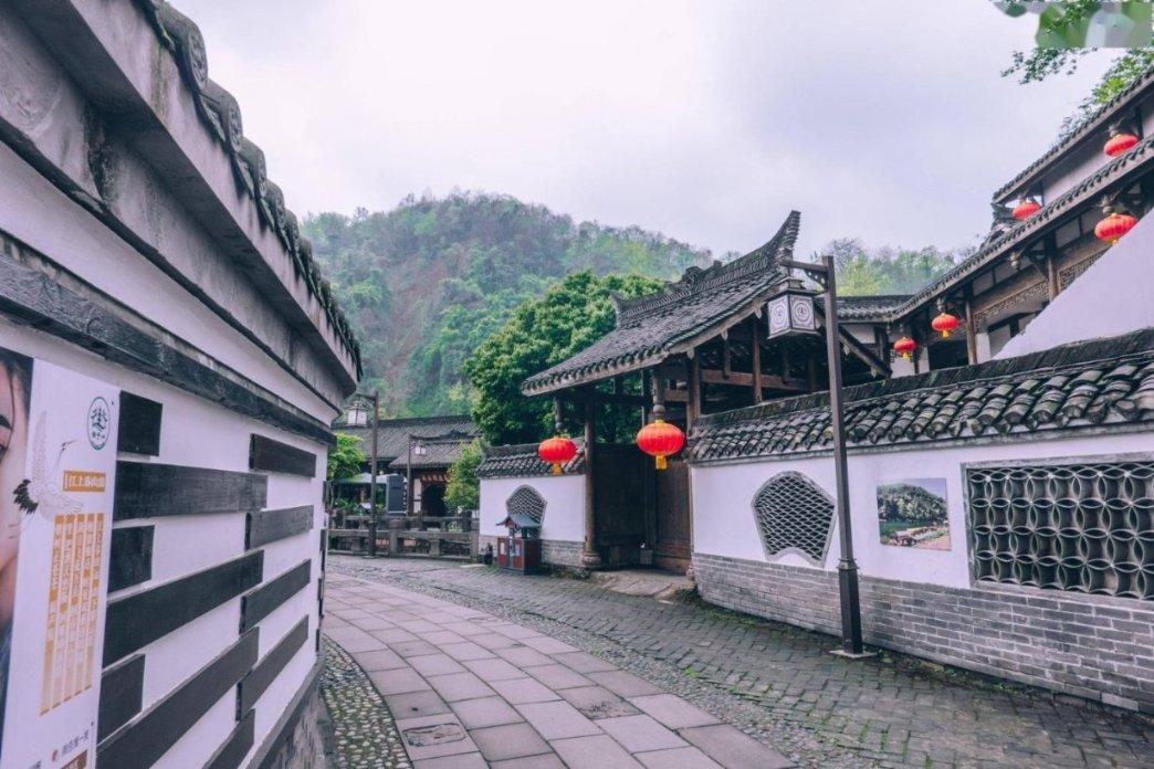 （乡村行·看振兴）新业态激发县域经济活力 “即时零售”助“小店”拓赛道